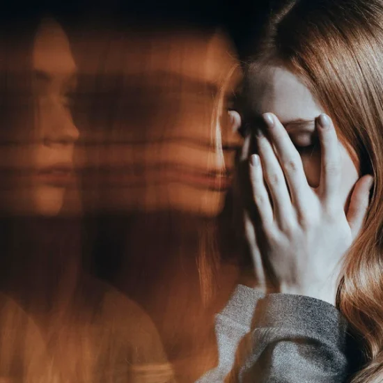 girl with somatoform disorder